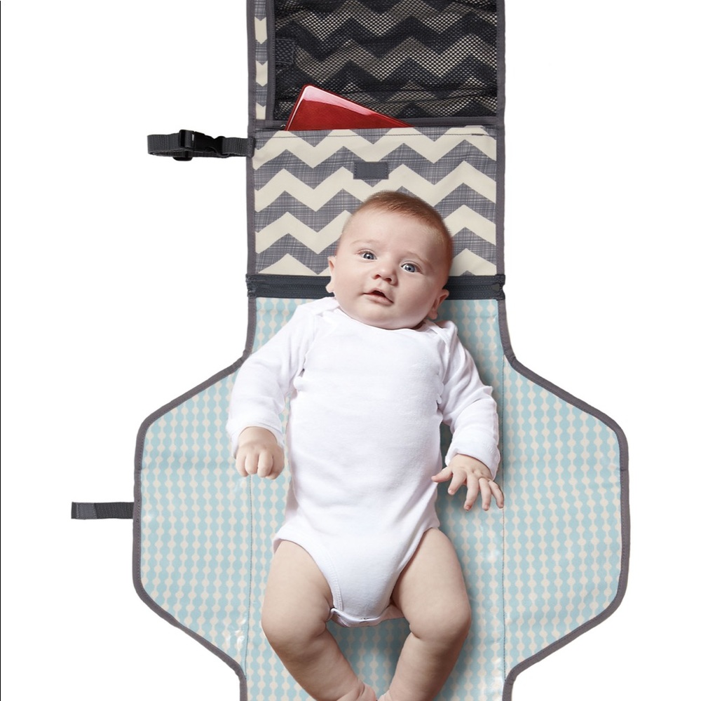 Skip Hop Changing station compact and foldable